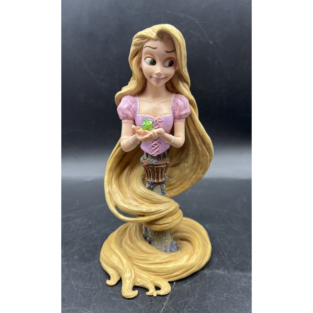 Walt Disney Showcase Collection Grand Jesture Studio Rapunzel Limited Edition